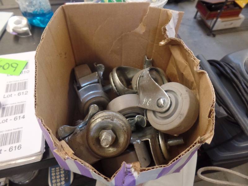 lot 609 image: LOCKING CASTERS