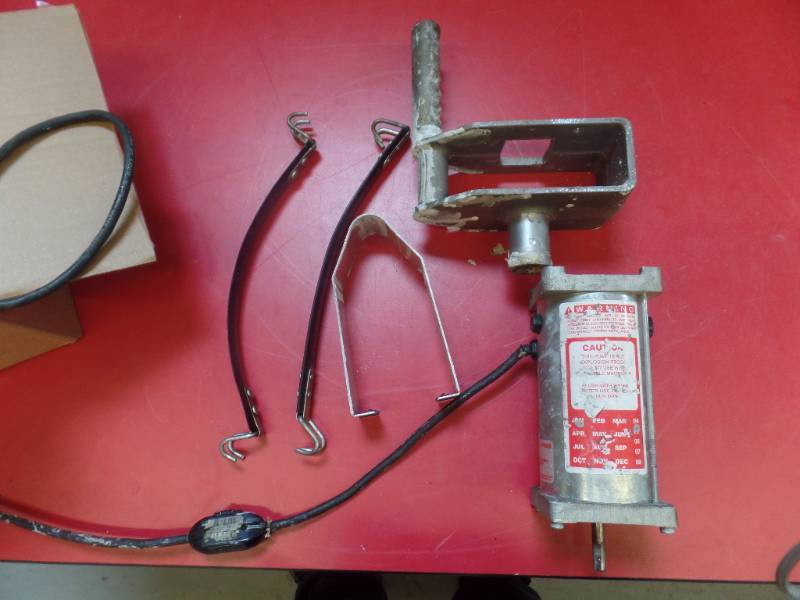 lot 621 image: DRUM PUMP