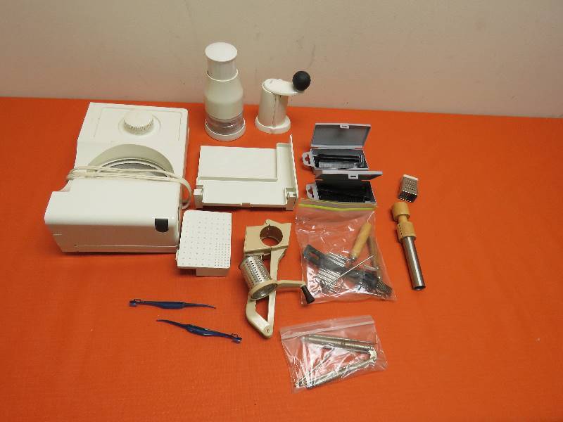 lot 20 image: Kitchen Supplies