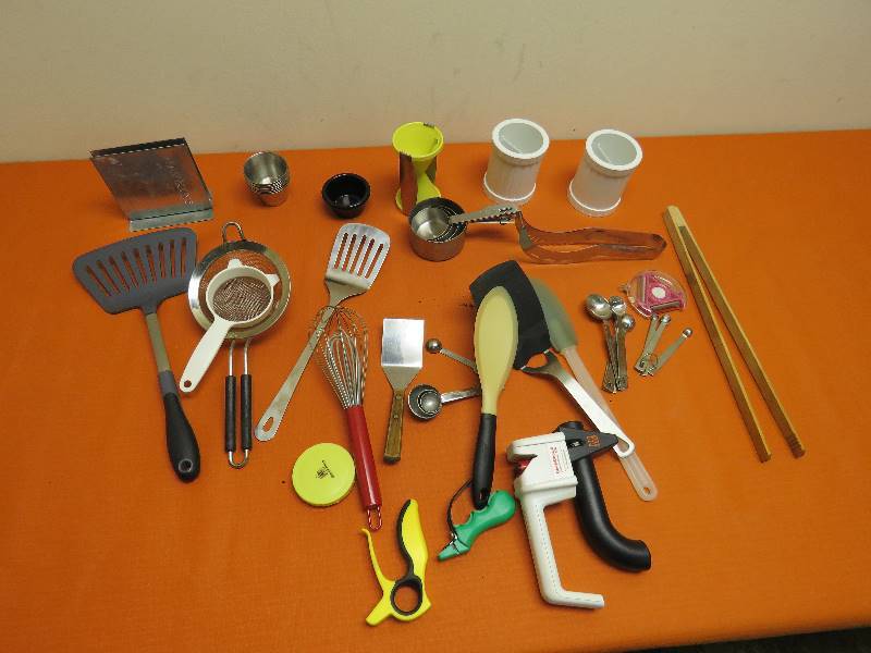lot 26 image: Kitchen Supplies
