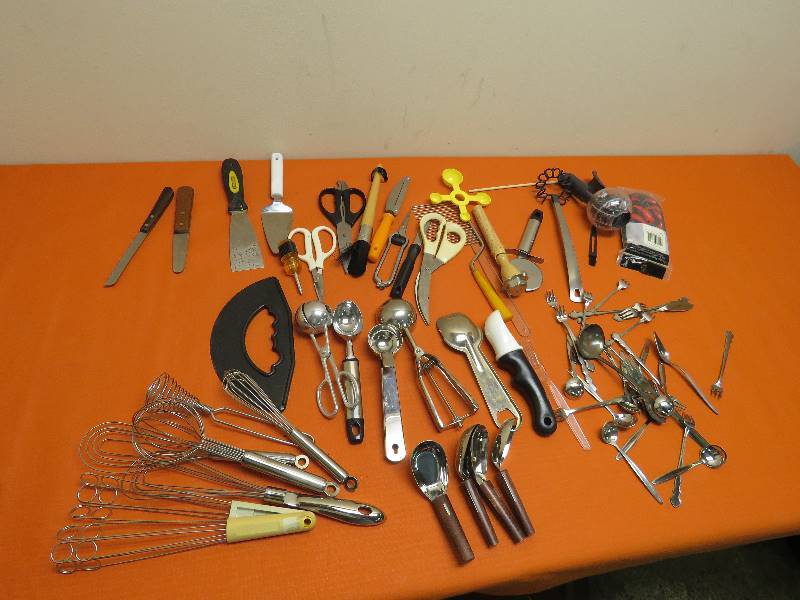 lot 36 image: Kitchen Utensils