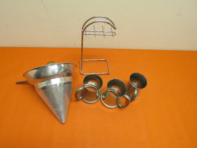 lot 40 image: Kitchen Supplies