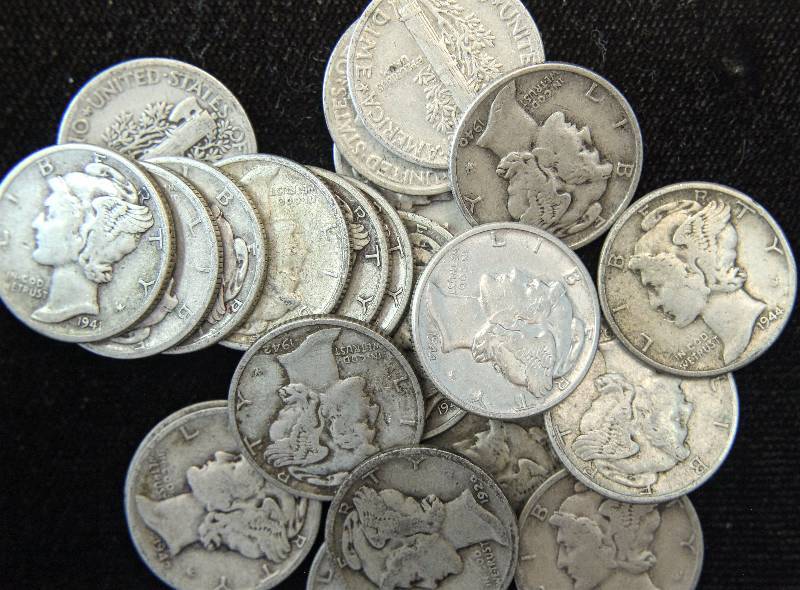 GROUP OF 24 MERCURY SILVER DIMES VARIOUS DATES