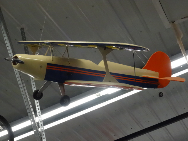 lot 69 image: Non Functioning RC airplane. Used f...