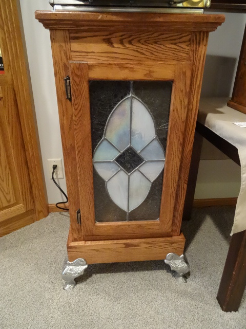 lot 89 image: Vintage wood cabinet. Single door o...