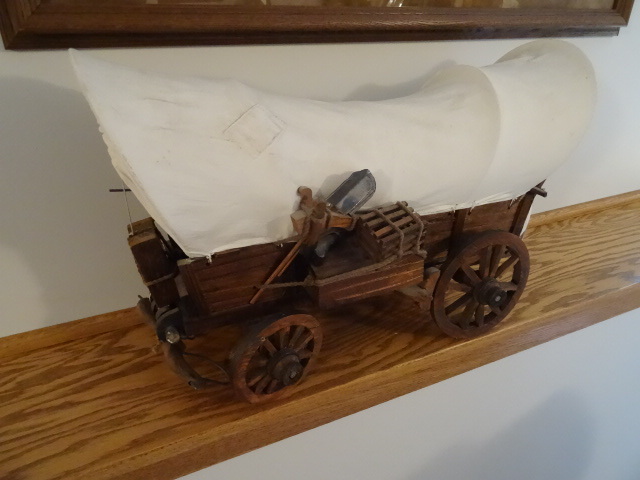 lot 102 image: Decorative covered wagon display pi...
