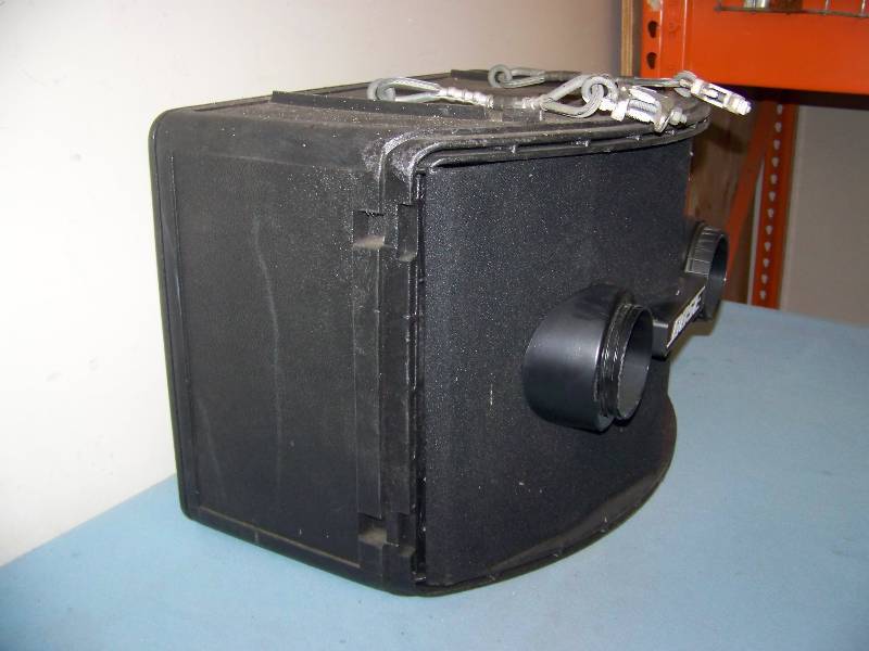lot 40 image: Bose, 802 Series II, 240W, Full Range Loudspeaker  Speaker with Suspension Cables