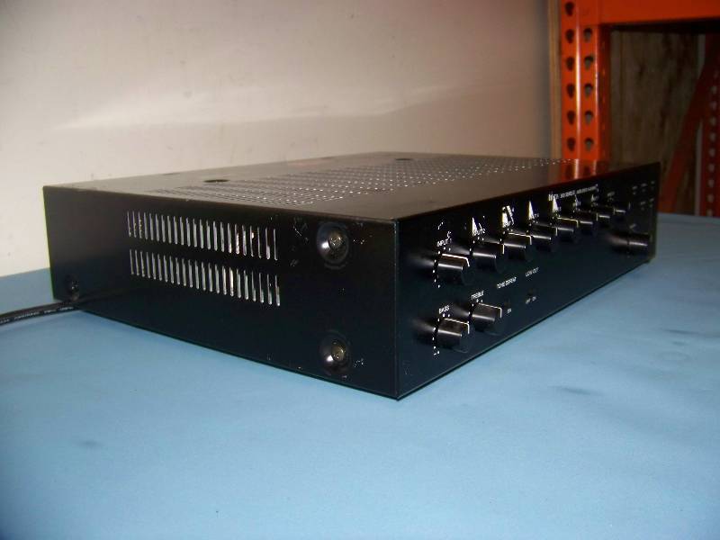 lot 76 image: TOA, 900 Series II, 8-Channel, Modular Mixer  Power Amplifier  Amp