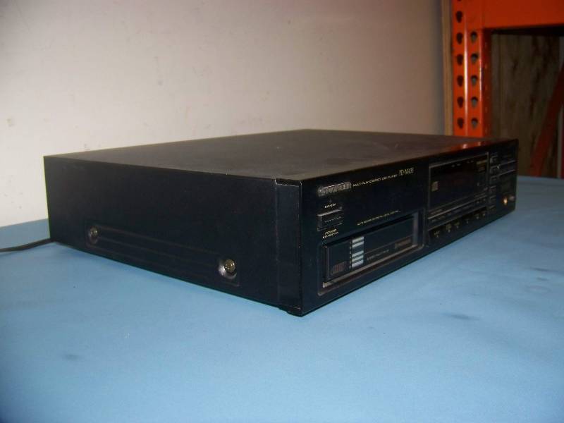 lot 81 image: Pioneer, Multi-Play, 6-Disc, CD (Compact Disc) Player with (4) additional 6-Disc Cartridges