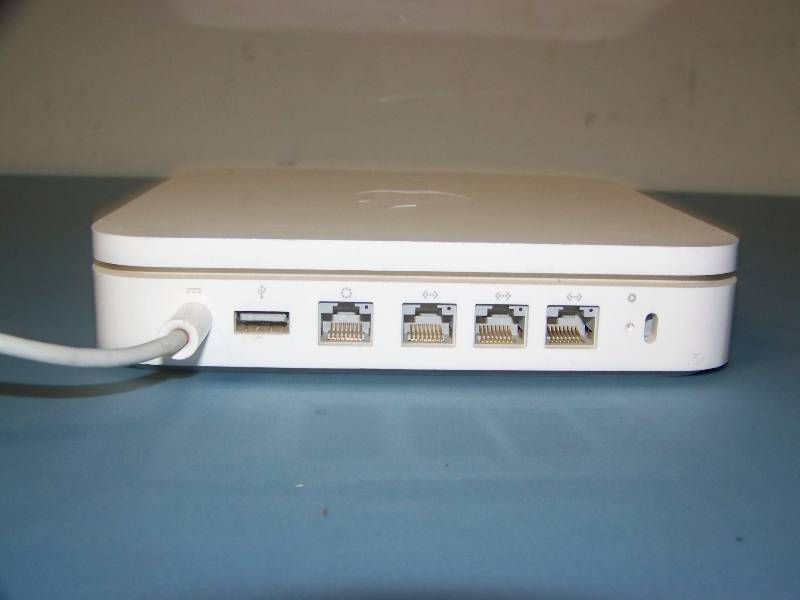 lot 99 image: Apple, AirPort, Extreme Base Station