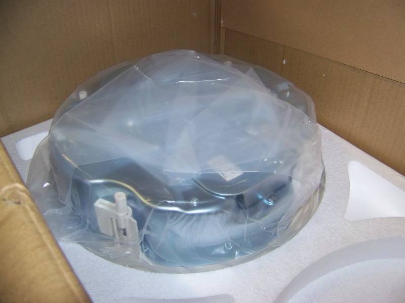 lot 66 image: QSC, 5.25, 2-Way, Shallow Can, In-Ceiling Loudspeaker  Speaker - NEW in Original Box