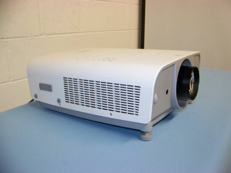 lot 23 image: Sanyo, PLC-XT35L, LCD Projector