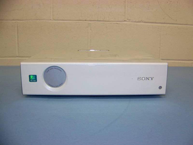 lot 20 image: Sony, VPL-CS6, LCD Projector