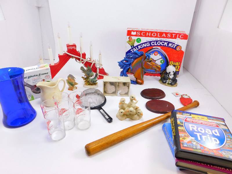 lot 21 image: Lot of Various Items