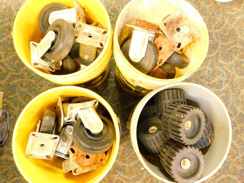 lot 16 image: Lot of Caster Wheels