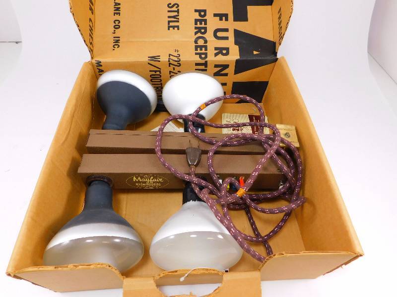 lot 53 image: Vintage Photo Lights