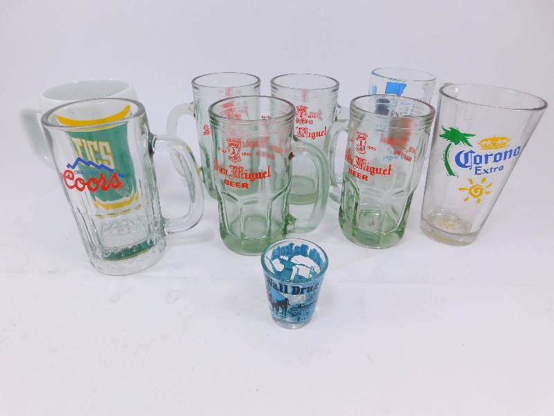 lot 62 image: Lot of Glasses