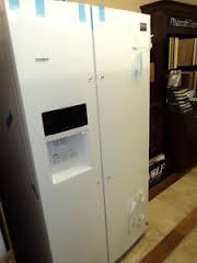 NEW Frigidaire FridgeFreezer