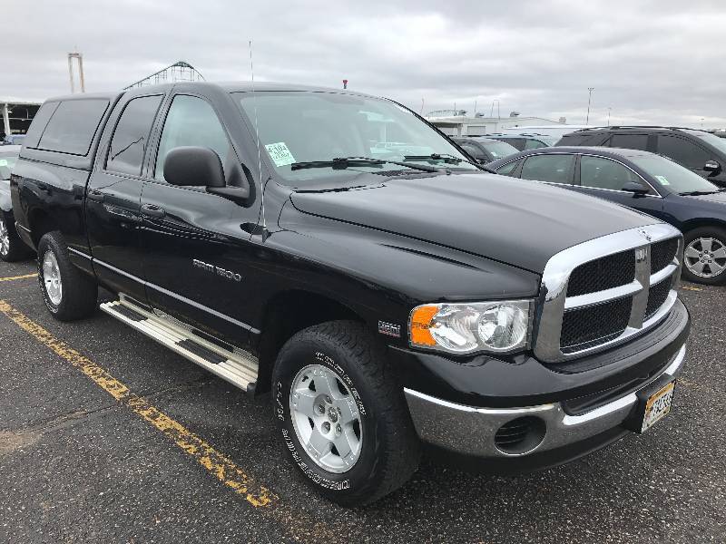 lot 2 image: 2004 Dodge Ram SLT 1500 4x4 Hemi