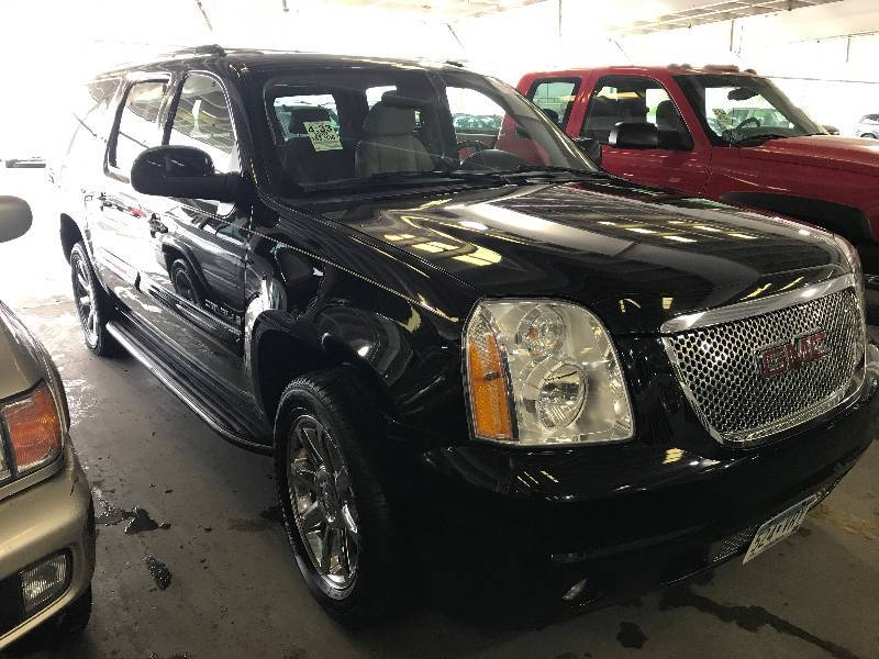 lot 7 image: 2007 GMC Yukon XL Denali AWD
