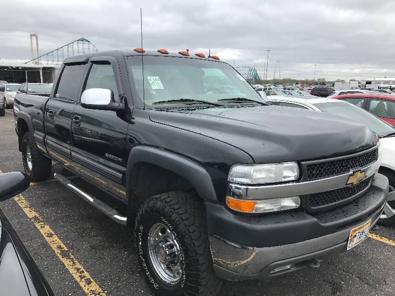 lot 14 image: 2001 Chevrolet Silverado 2500HD 4x4 Crew Cab