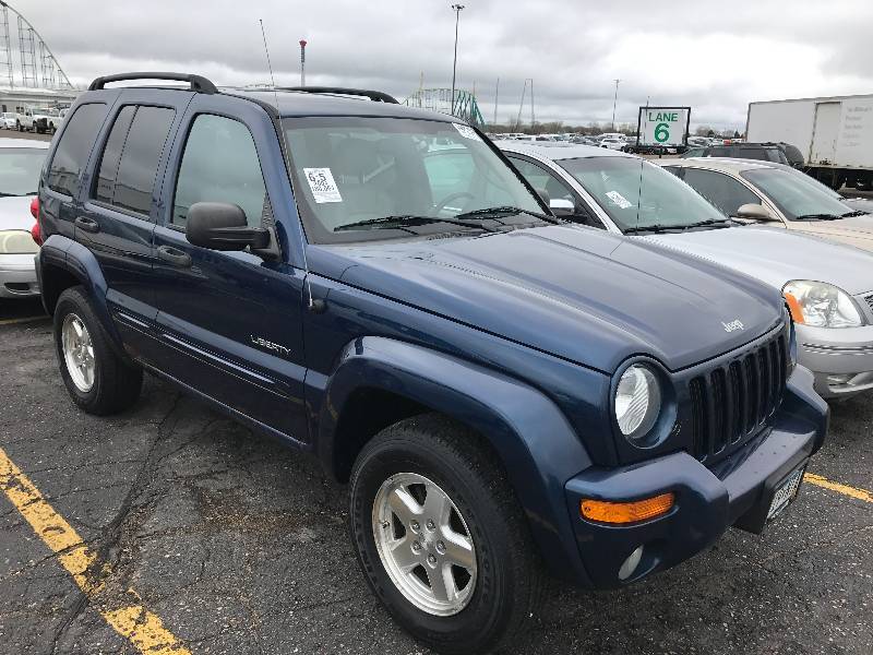 lot 18 image: 2004 Jeep Liberty 4x4