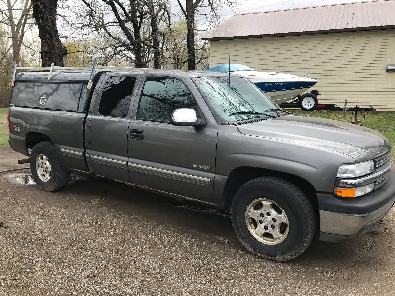 lot 28 image: 2000 Chevrolet Silverado 1500 4x4
