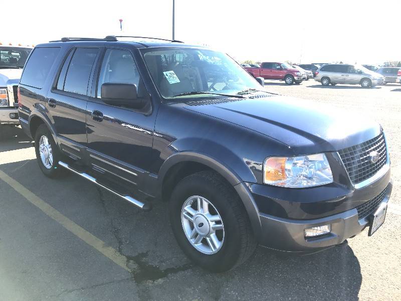 lot 30 image: 2004 Ford Expedition XLT 4x4