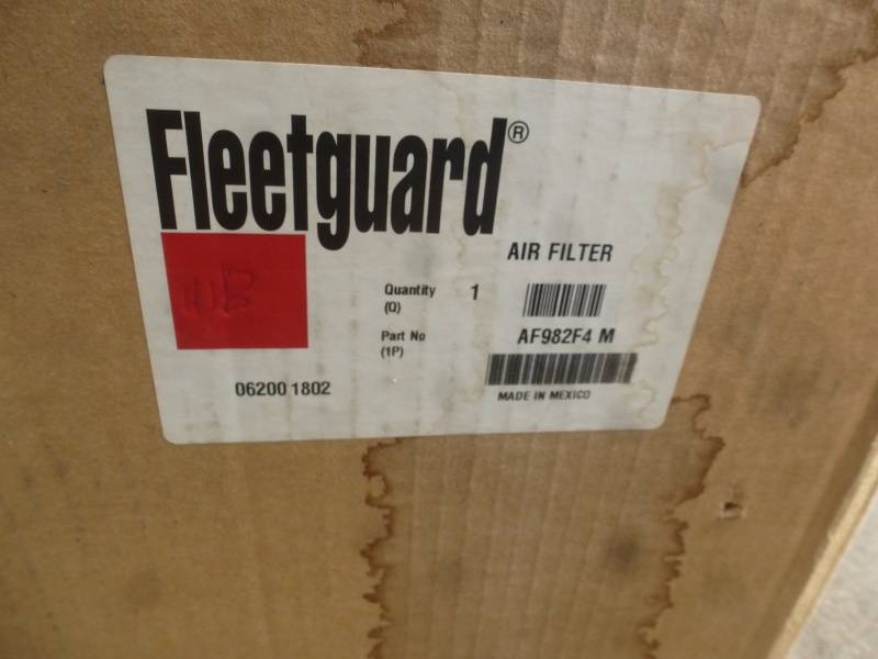 Fleet Guard Air Filter