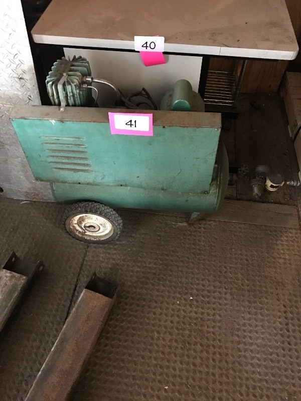 Portable air compressor