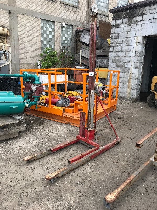 Genie style lift