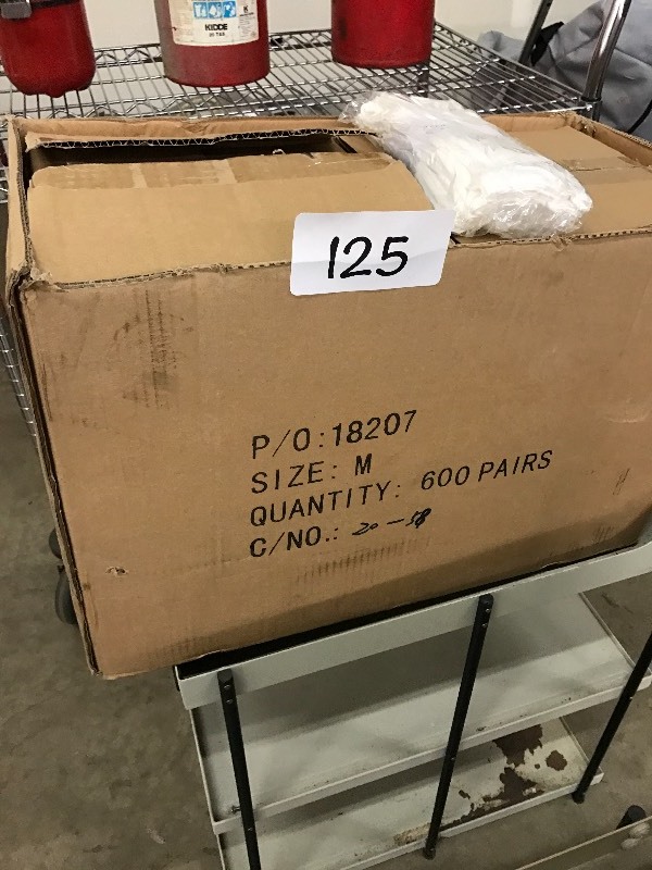 Box of approx. 600 pairs of gloves