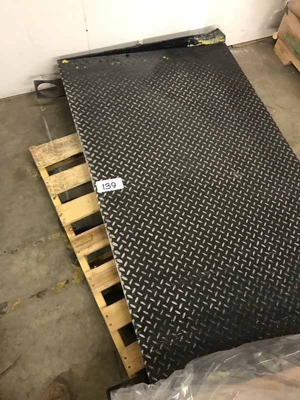 Metal dock ramp