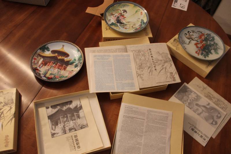 lot 84 image: Lot of (3) Chinese Collectors Plates w Certificates, Memorabilia, Original Packaging