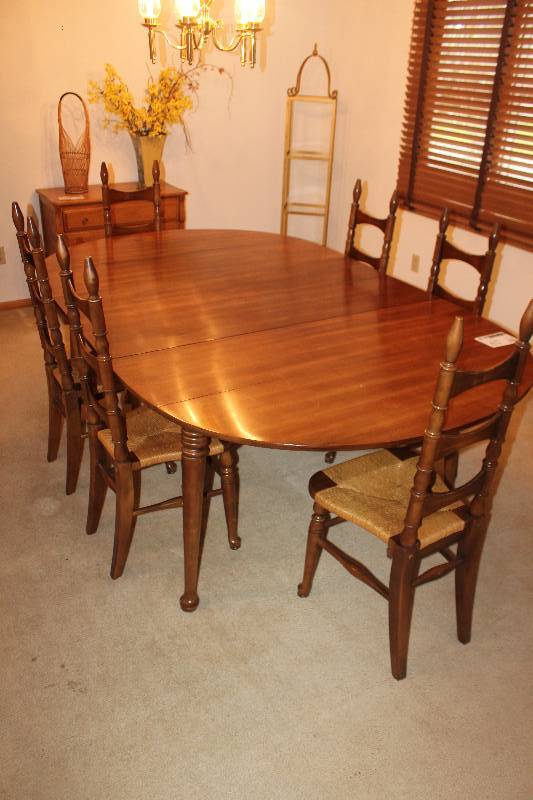 lot 67 image: Wood Dining Table, 1-Leaf, 6-Wood w Woven Seat Chairs