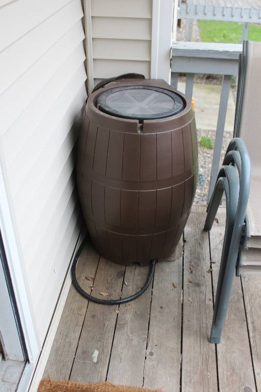 lot 111 image: Rain Catcher Rain Barrel