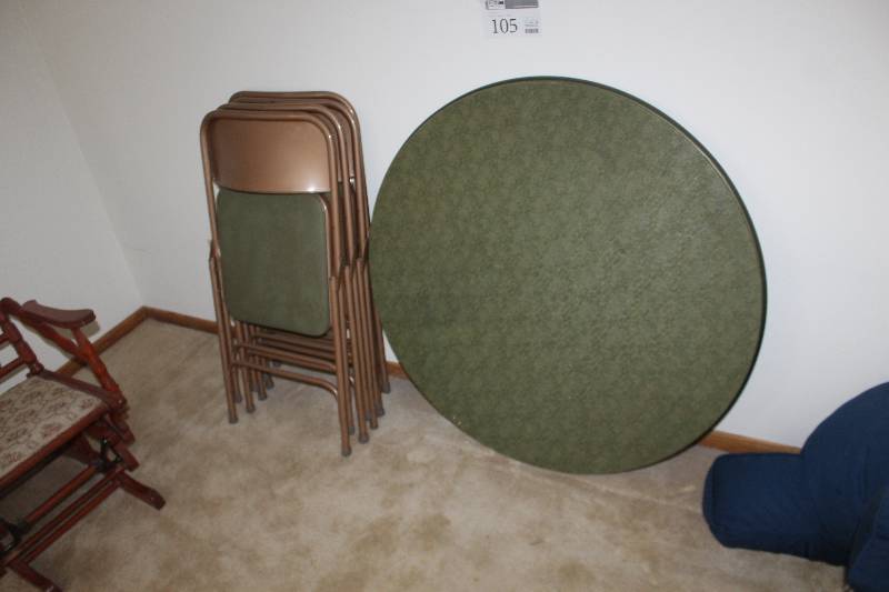 lot 105 image: Round Folding Card Table, 4-Folding Chairs
