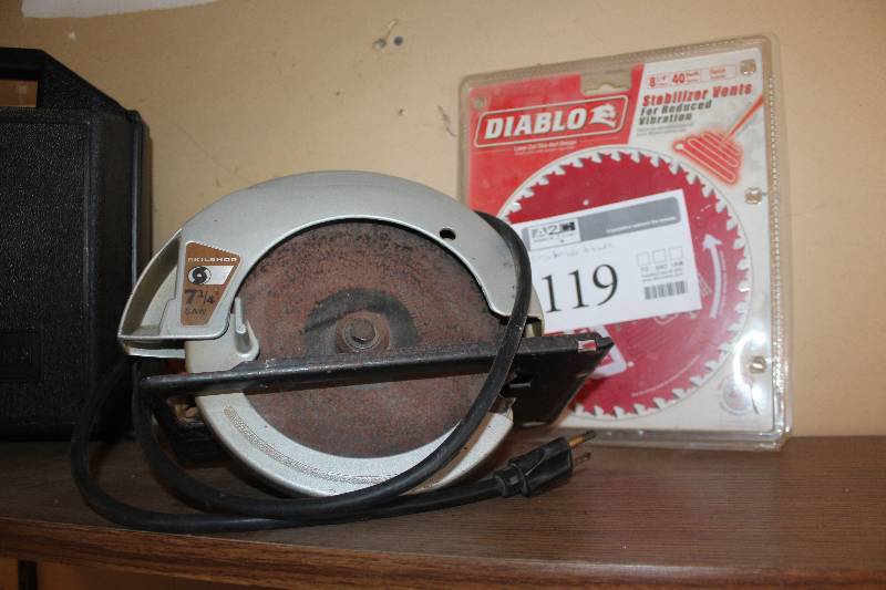 lot 119 image: SkilShop 7.25in. Circular Saw, Blade