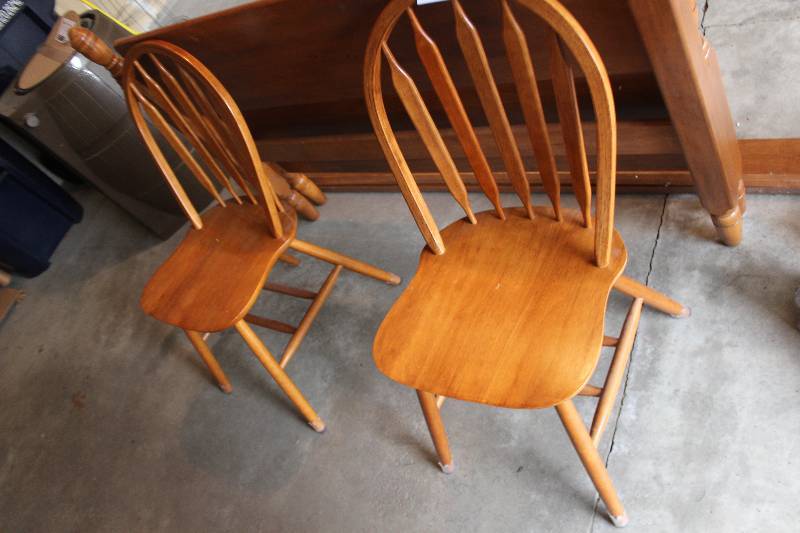 lot 125 image: Lot of (2) Wood Dining Chairs