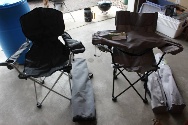 lot 126 image: Lot of (4) Folding Captains Chairs