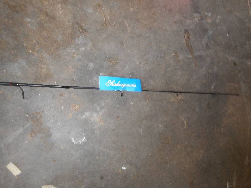 SHAKE SPEAR ROD AND REEL