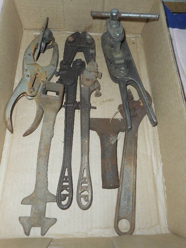 ANTIQUE HAND TOOLS