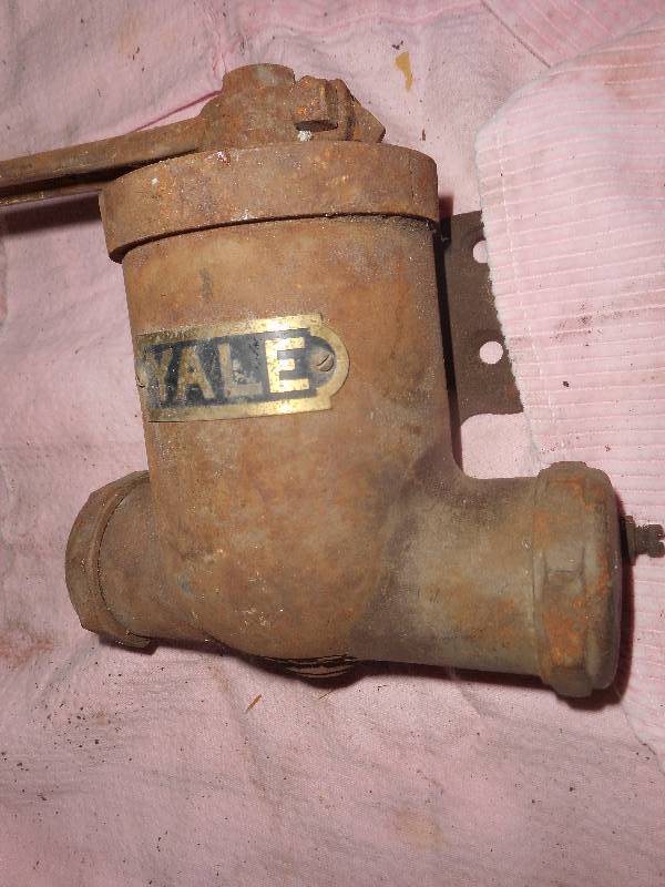 ANTIQUE YALE DOOR PLUNGER