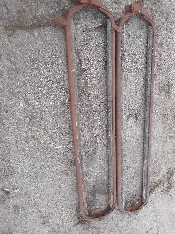 2 VINTAGE STANCHONS