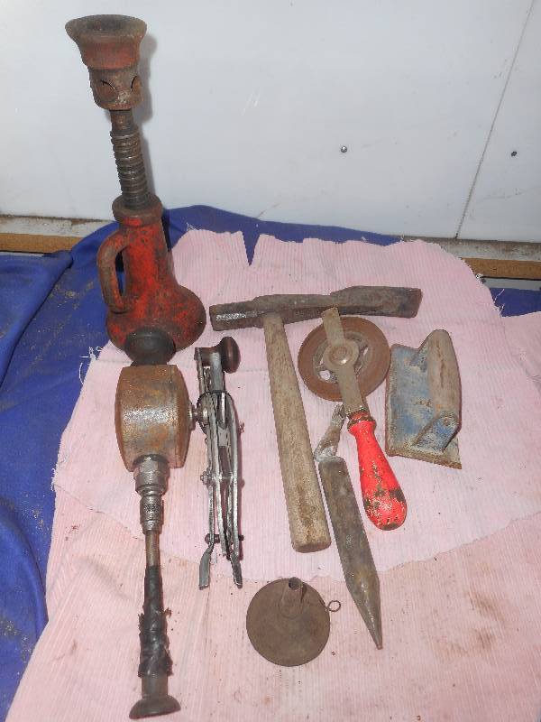 ANTIQUE TOOLS