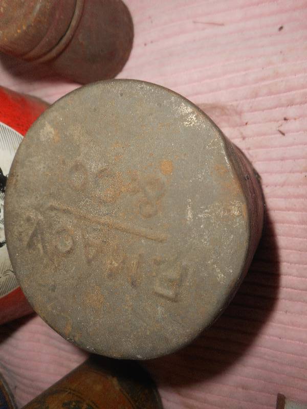 VINTAGE AND ANTIQUE TINS