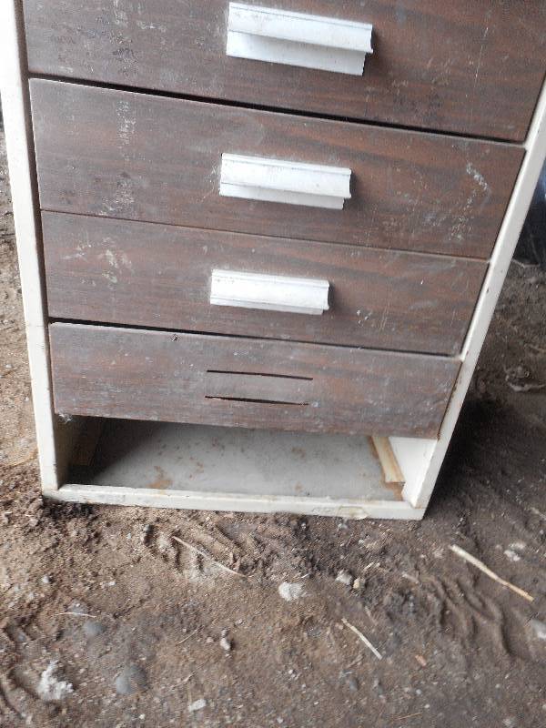 9 DRAWER METAL CABNET