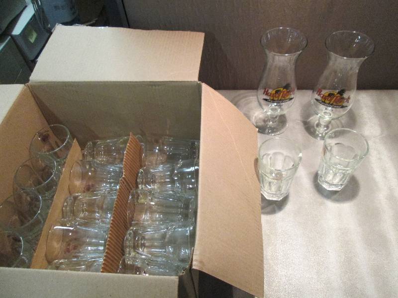 Lot of 16 Baileys Glasses, 2 Hard ...