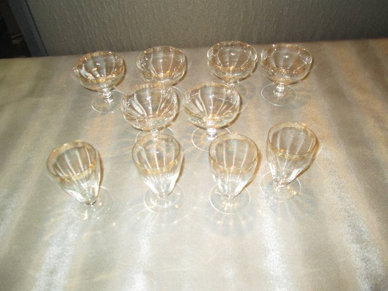 6 Gold Decorated Rimmed Sherberts &...