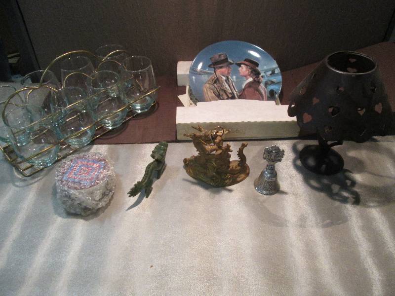 8 Glasses with Carrier, Collector P...